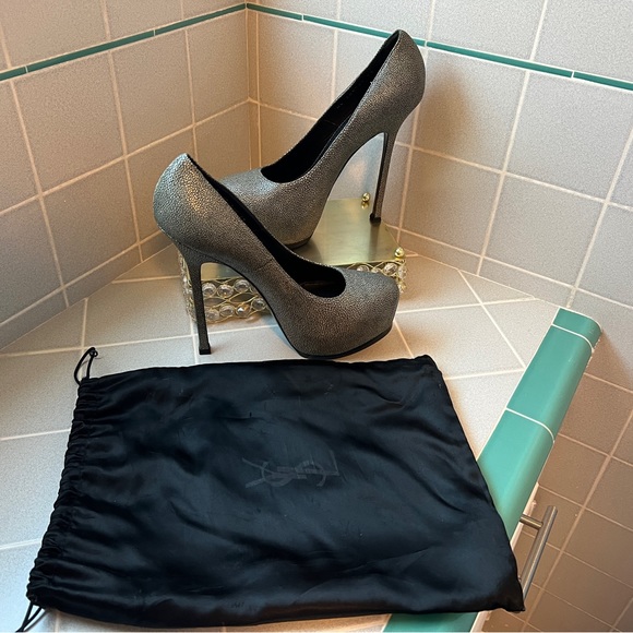 Size 11 YSL Tribtoo Grey Snake skin like Pumps - Picture 8 of 8